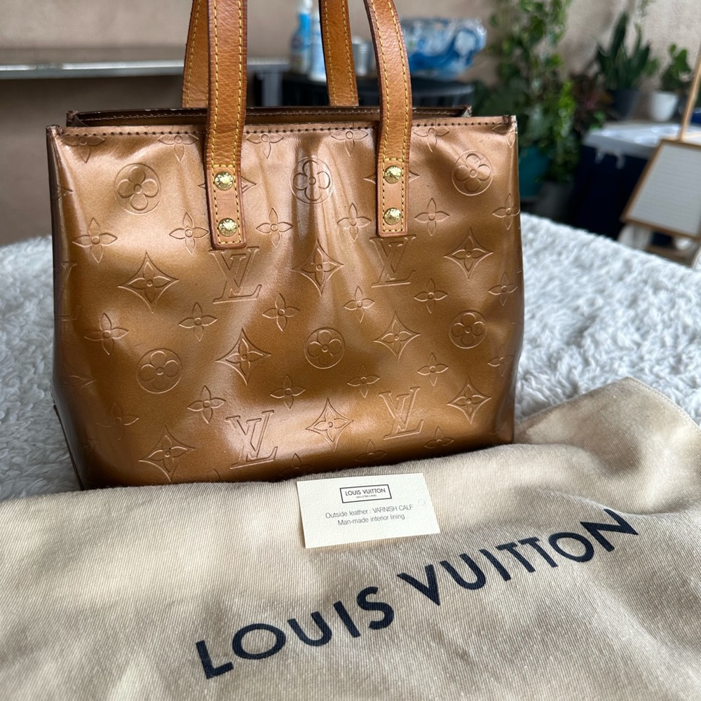 LOUIS VUITTON HANDBAG